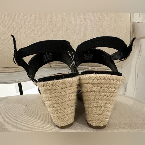 NWT Stylish Black and Tan Wedge espadrille Sandals Old Navy - Picture 7 of 11